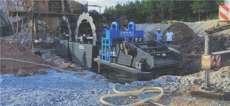 TS1845型脫水篩客戶現(xiàn)場.jpg